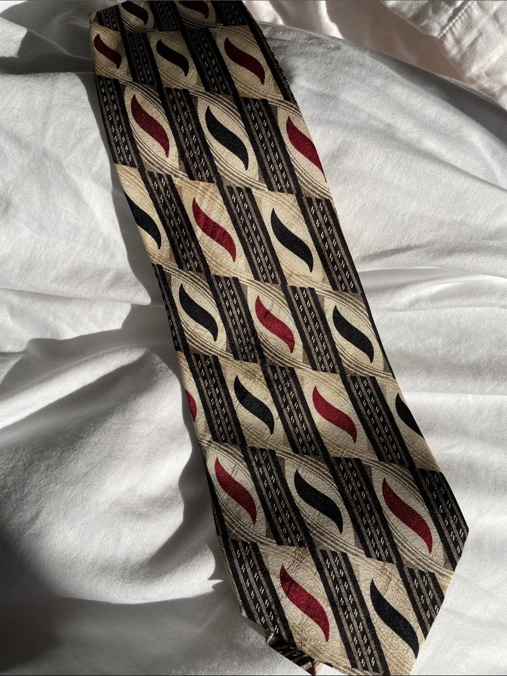 Conte Di Milano Men's Cream Patterned Tie with Red & Black Accents